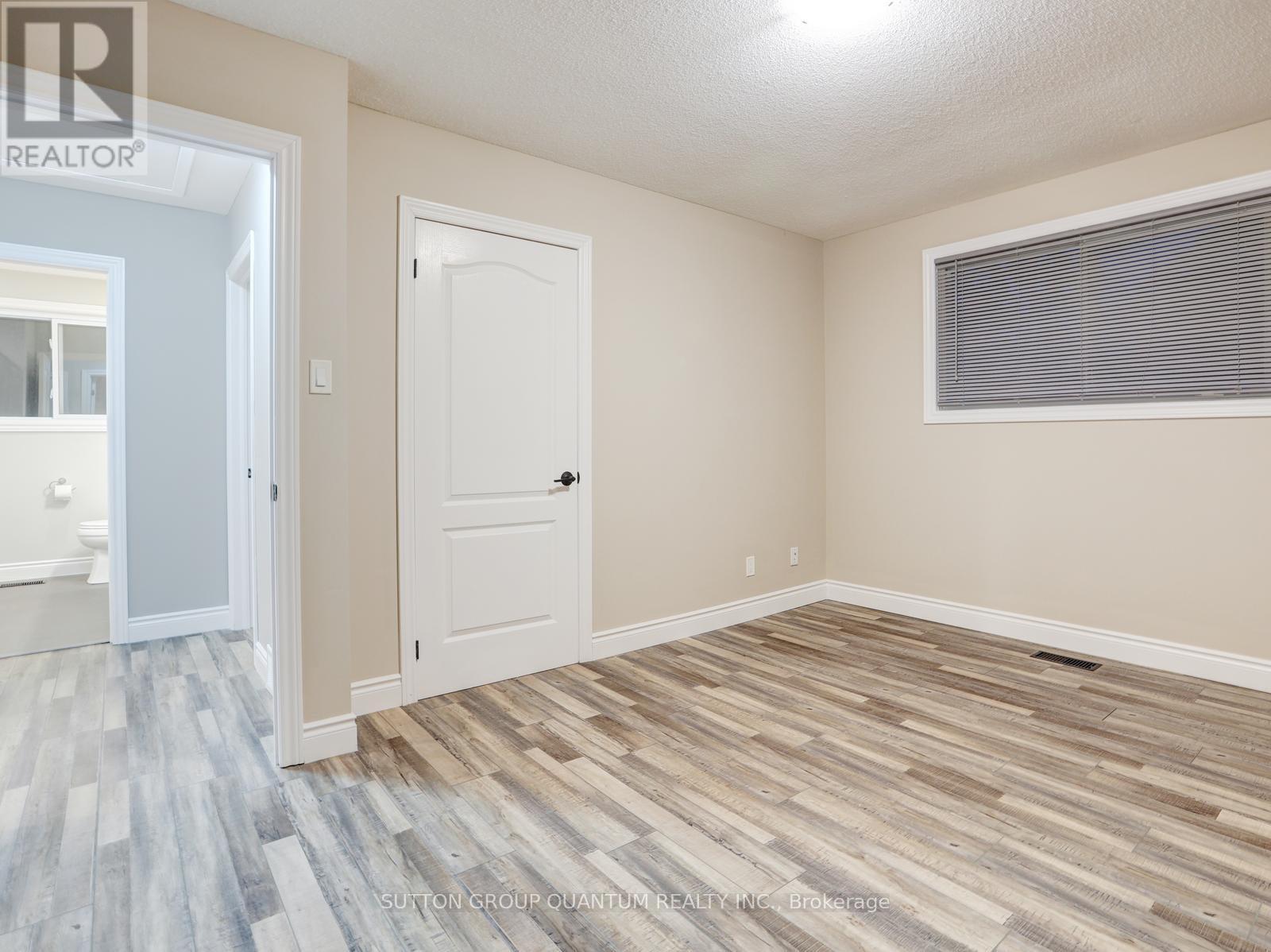 #upper - 55 Silver Aspen Crescent, Kitchener, Ontario  N2N 1H5 - Photo 24 - X12812228