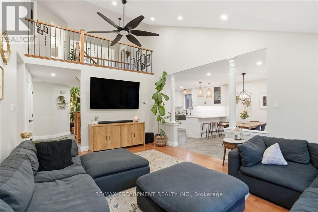 17 Krieghoff Drive, Hamilton, Ontario  L9B 2L4 - Photo 17 - X12812312