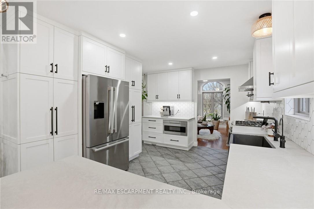 17 Krieghoff Drive, Hamilton, Ontario  L9B 2L4 - Photo 24 - X12812312