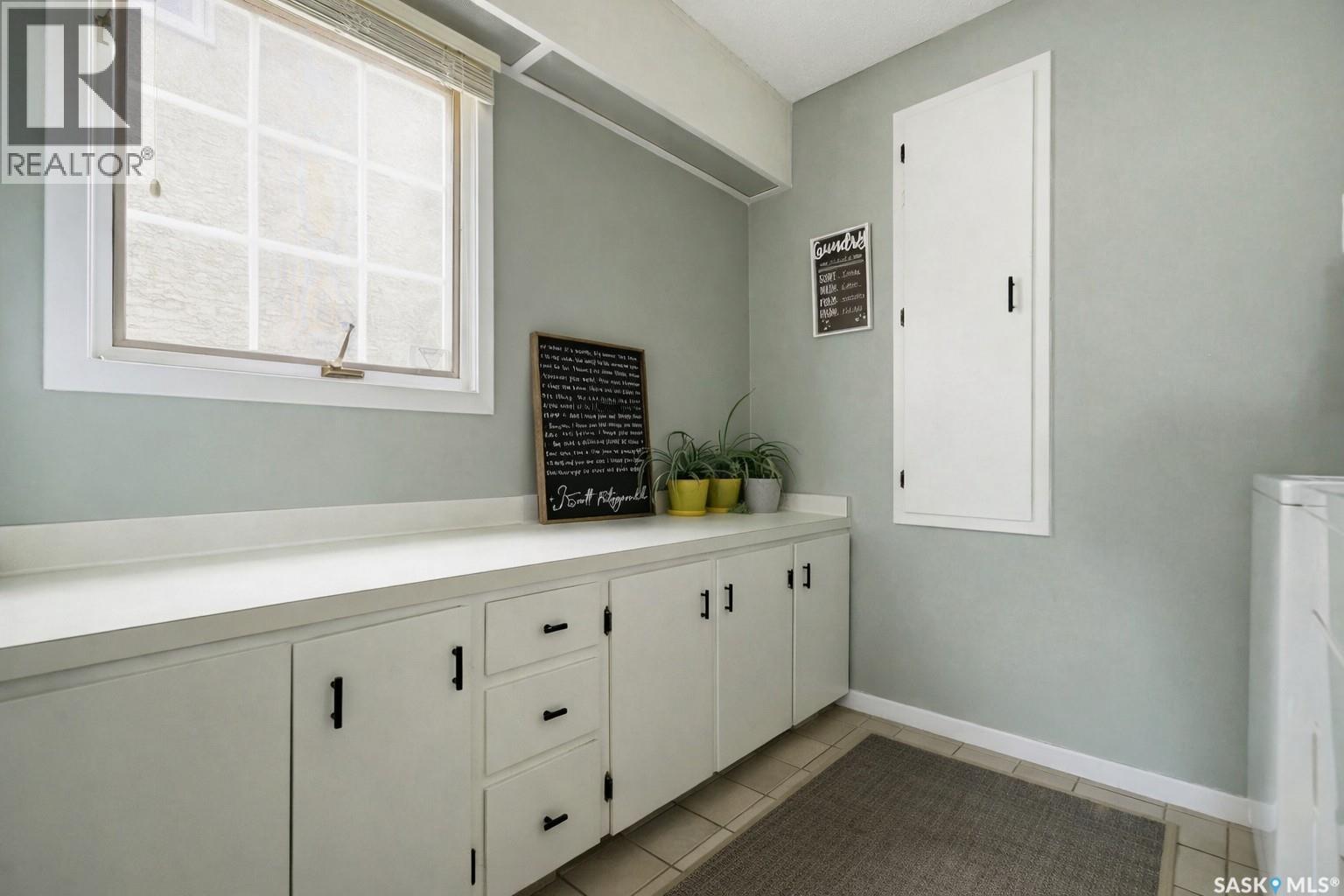 2402 Truesdale Drive, Regina, Saskatchewan  S4V 0W2 - Photo 18 - SK028997