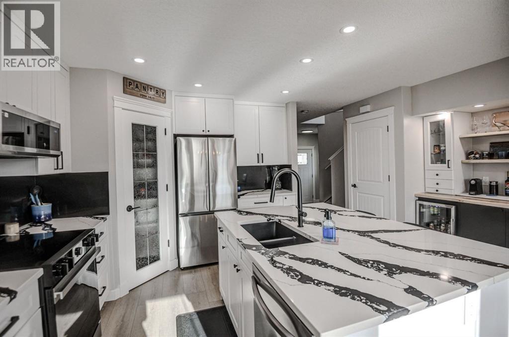 349 Luxstone Place Sw, Airdrie, Alberta  T4B 0A6 - Photo 9 - A2284919
