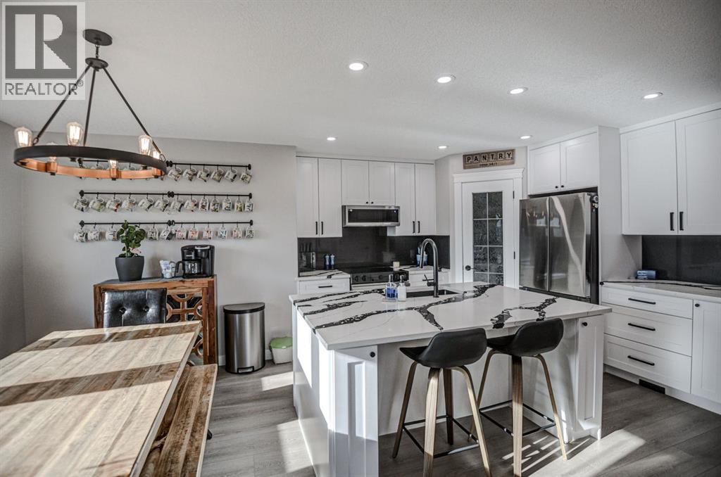 349 Luxstone Place Sw, Airdrie, Alberta  T4B 0A6 - Photo 10 - A2284919