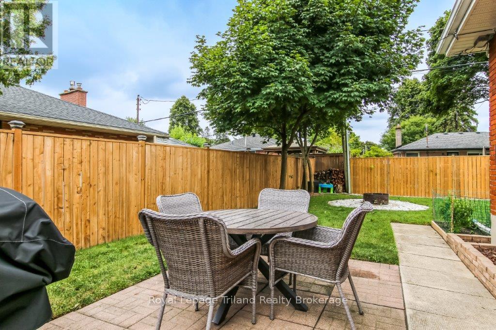 170 Laurentian Drive N, London East, Ontario  N5W 1P2 - Photo 3 - X12812386