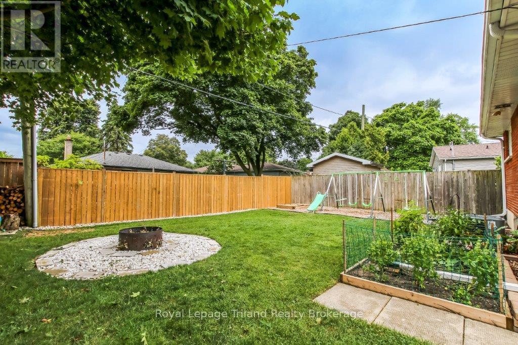 170 Laurentian Drive N, London East, Ontario  N5W 1P2 - Photo 4 - X12812386