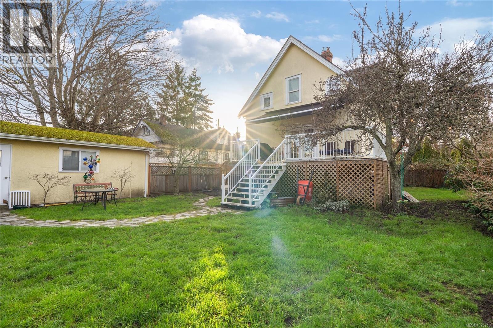 1909 Duchess St, Victoria, British Columbia  V8R 4W2 - Photo 41 - 1026710