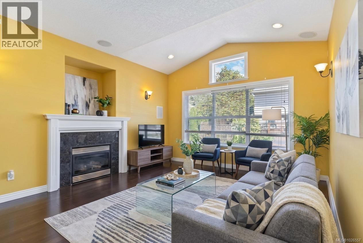 808 Jagdeep Pl, Saanich, British Columbia  V8X 2N3 - Photo 7 - 1026557