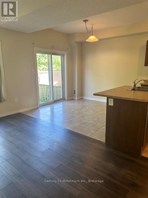 32 Arcadia Road, Wasaga Beach, Ontario L9Z 3C7 - Photo 5 - S12812400