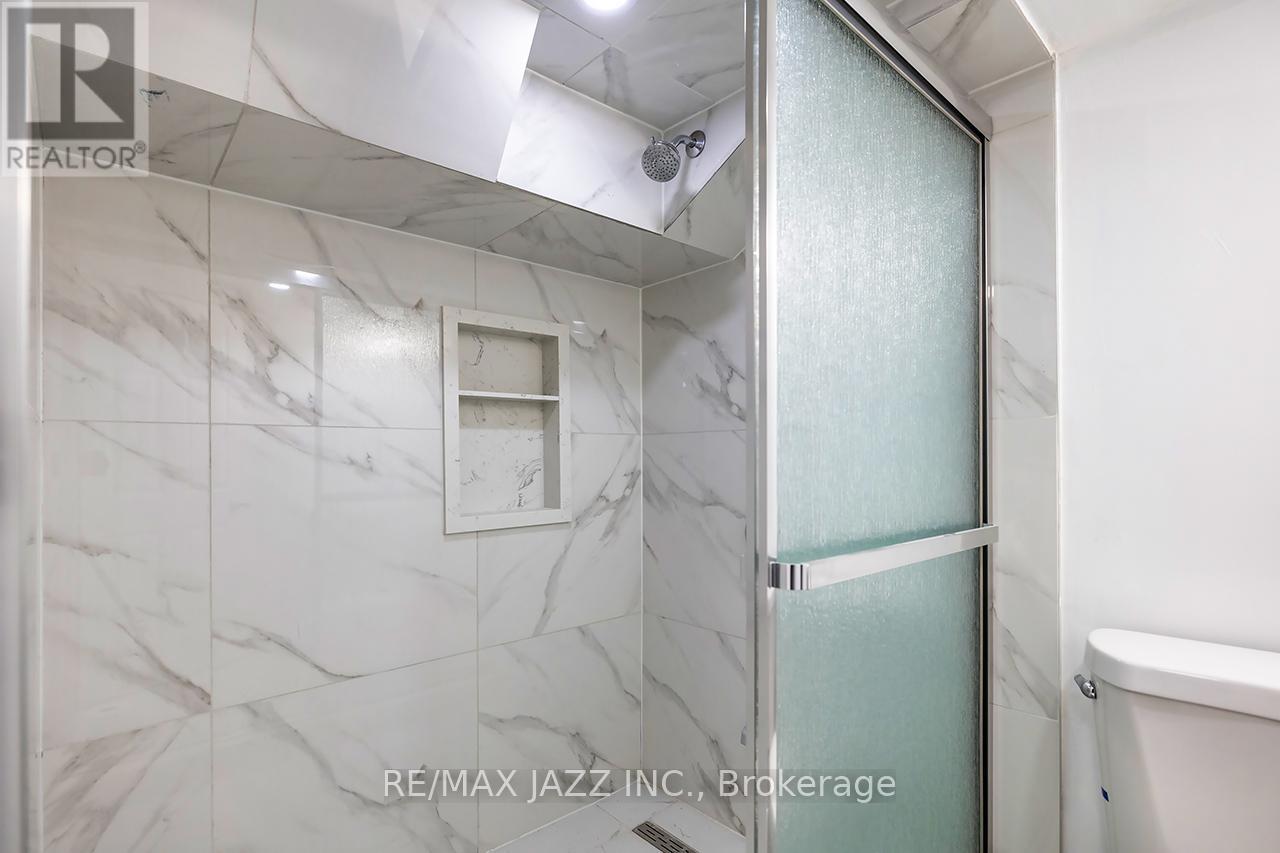 2003 Cedarwood Court, Pickering, Ontario  L1X 1T8 - Photo 11 - E12812346