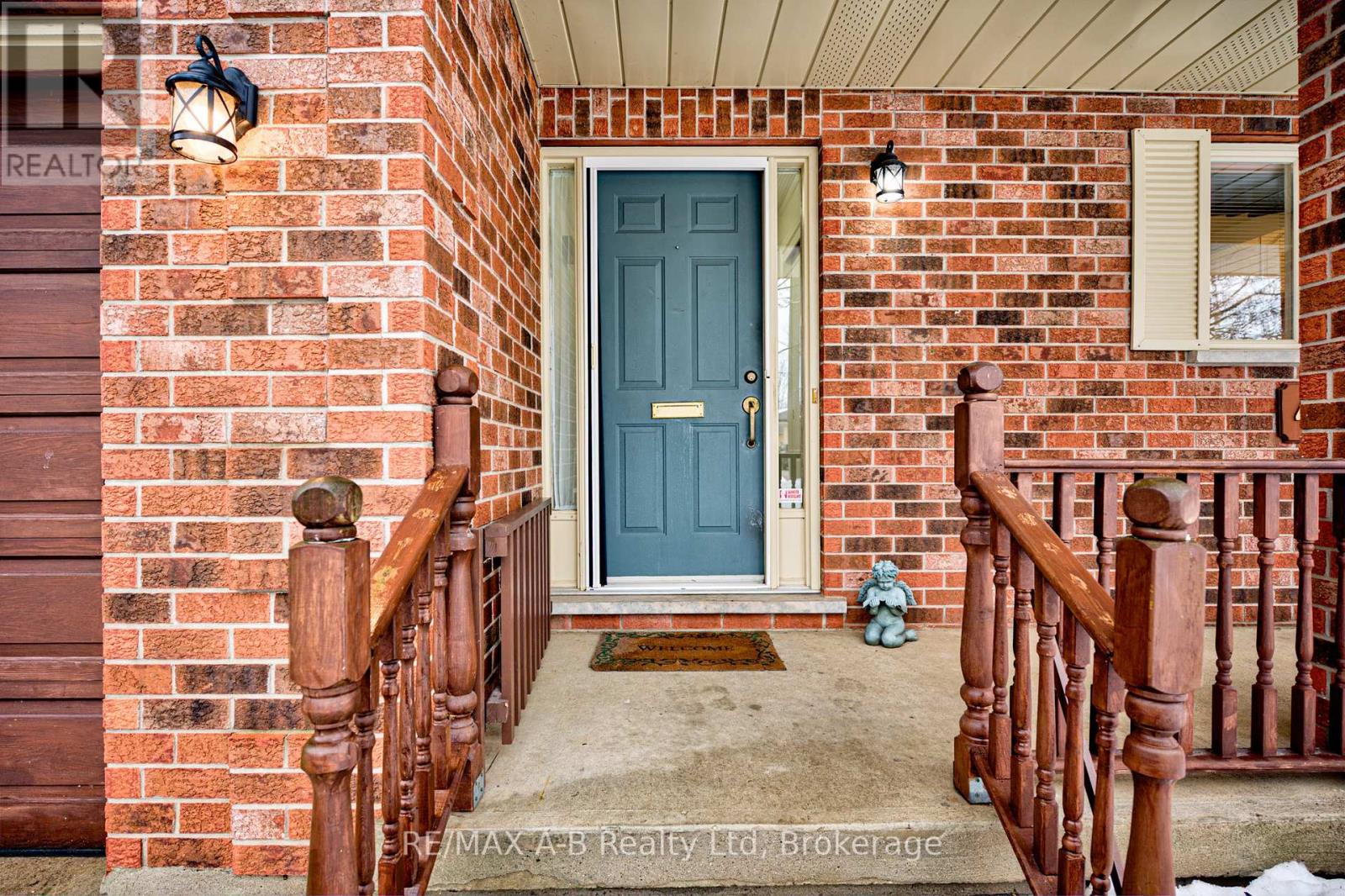 493 Hibernia Street, Stratford, Ontario  N5A 5W2 - Photo 4 - X12812340