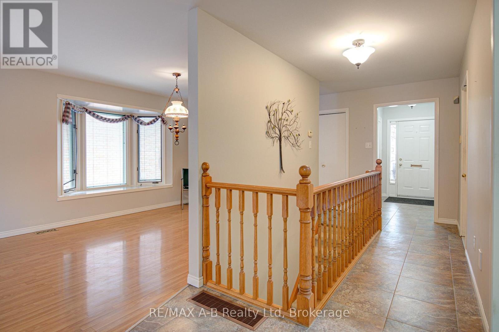 493 Hibernia Street, Stratford, Ontario  N5A 5W2 - Photo 6 - X12812340