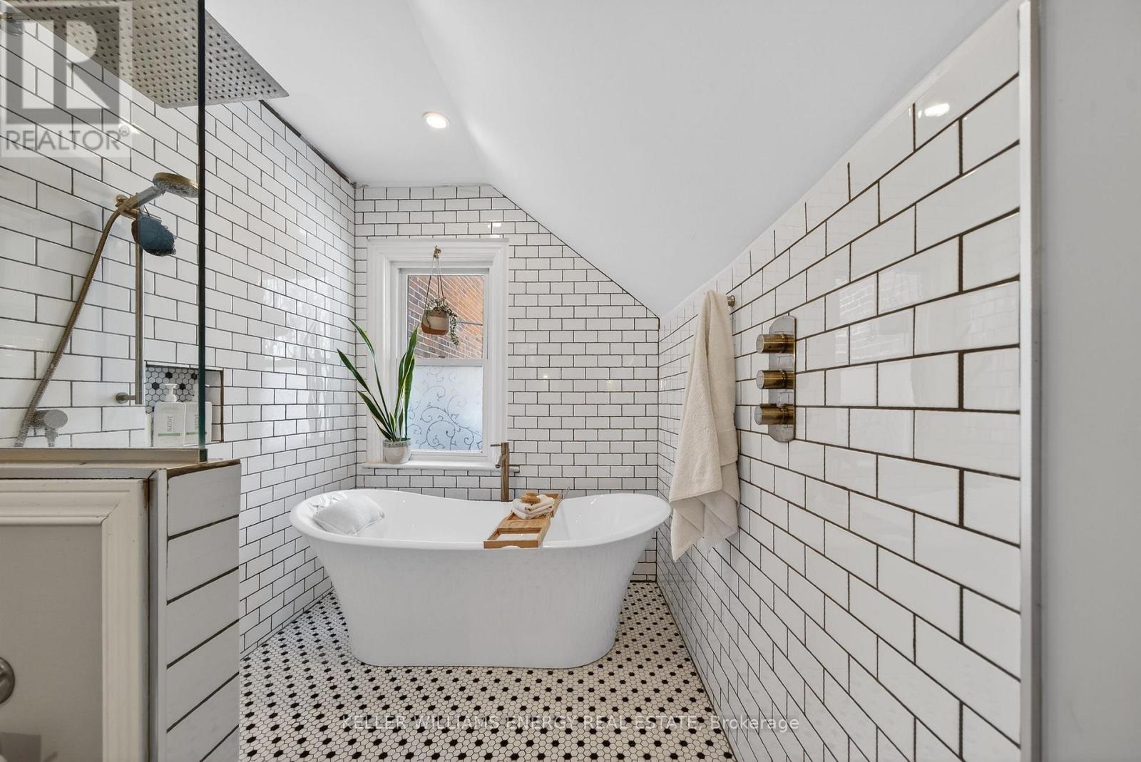 339 Elmbrook Road, Prince Edward County, Ontario  K0K 2T0 - Photo 30 - X12812382