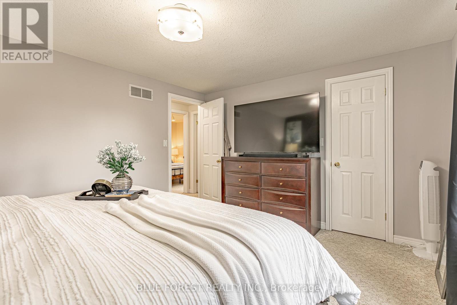 49 Parkview Drive, Thames Centre, Ontario  N0L 1G2 - Photo 12 - X12812326