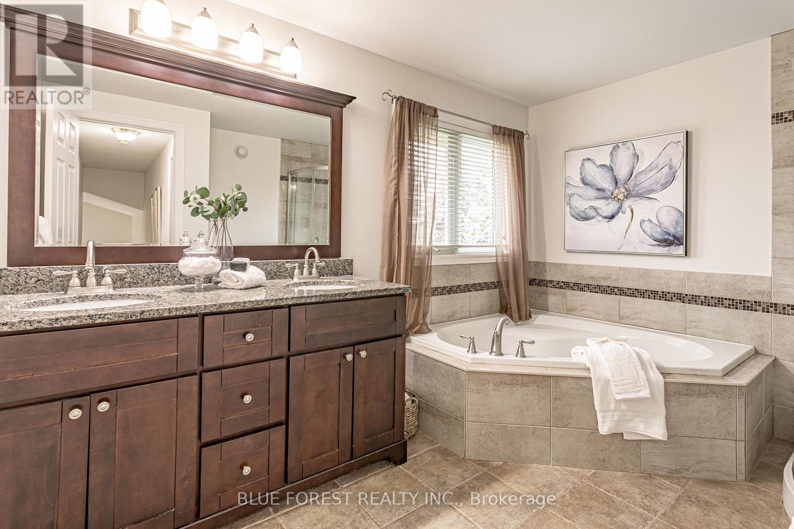 49 Parkview Drive, Thames Centre, Ontario  N0L 1G2 - Photo 15 - X12812326