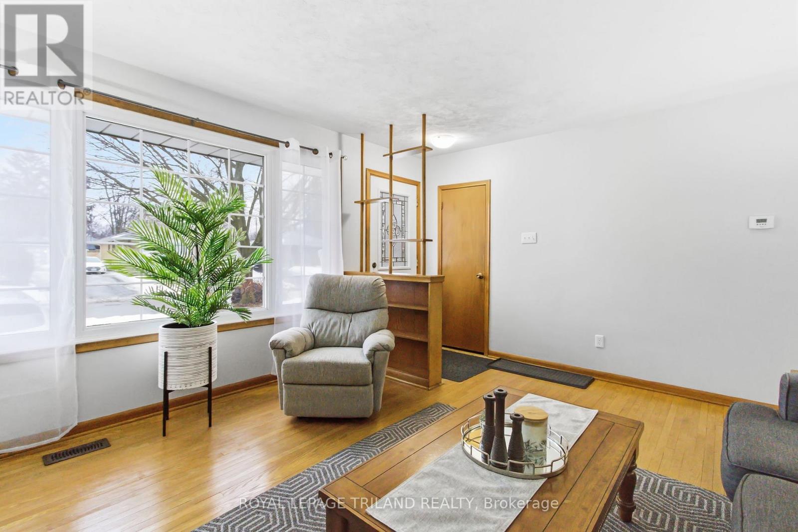 99 Susan Avenue, London East, Ontario  N5V 2G3 - Photo 4 - X12812342