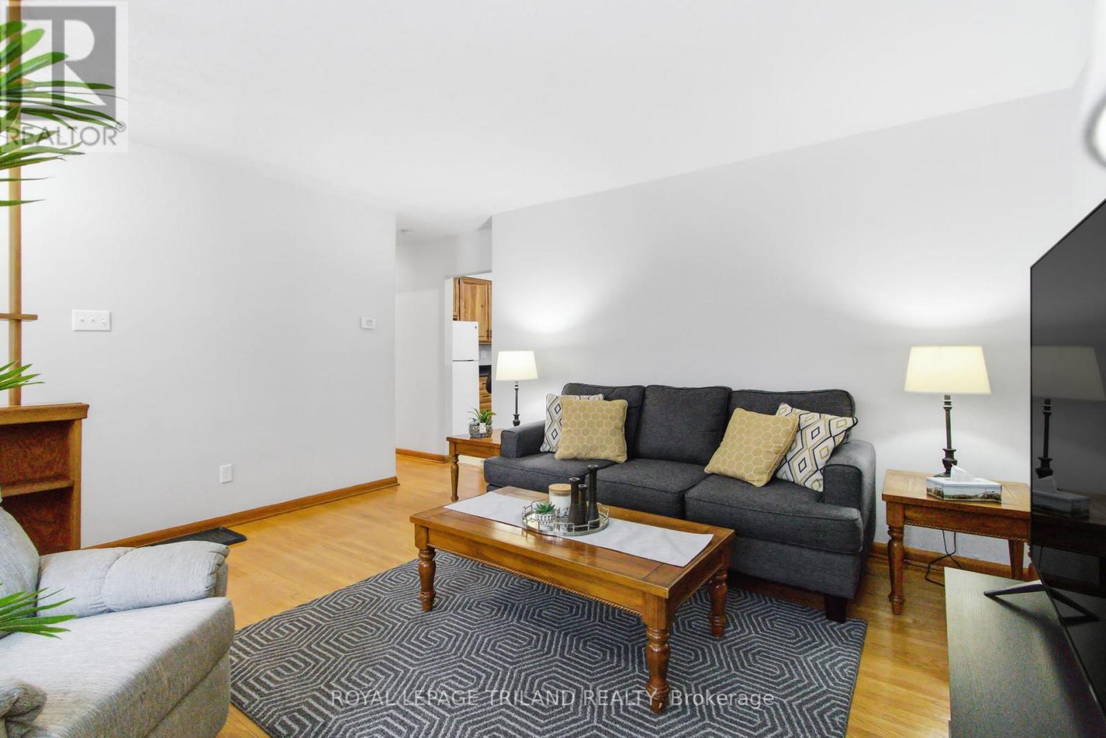 99 Susan Avenue, London East, Ontario  N5V 2G3 - Photo 5 - X12812342