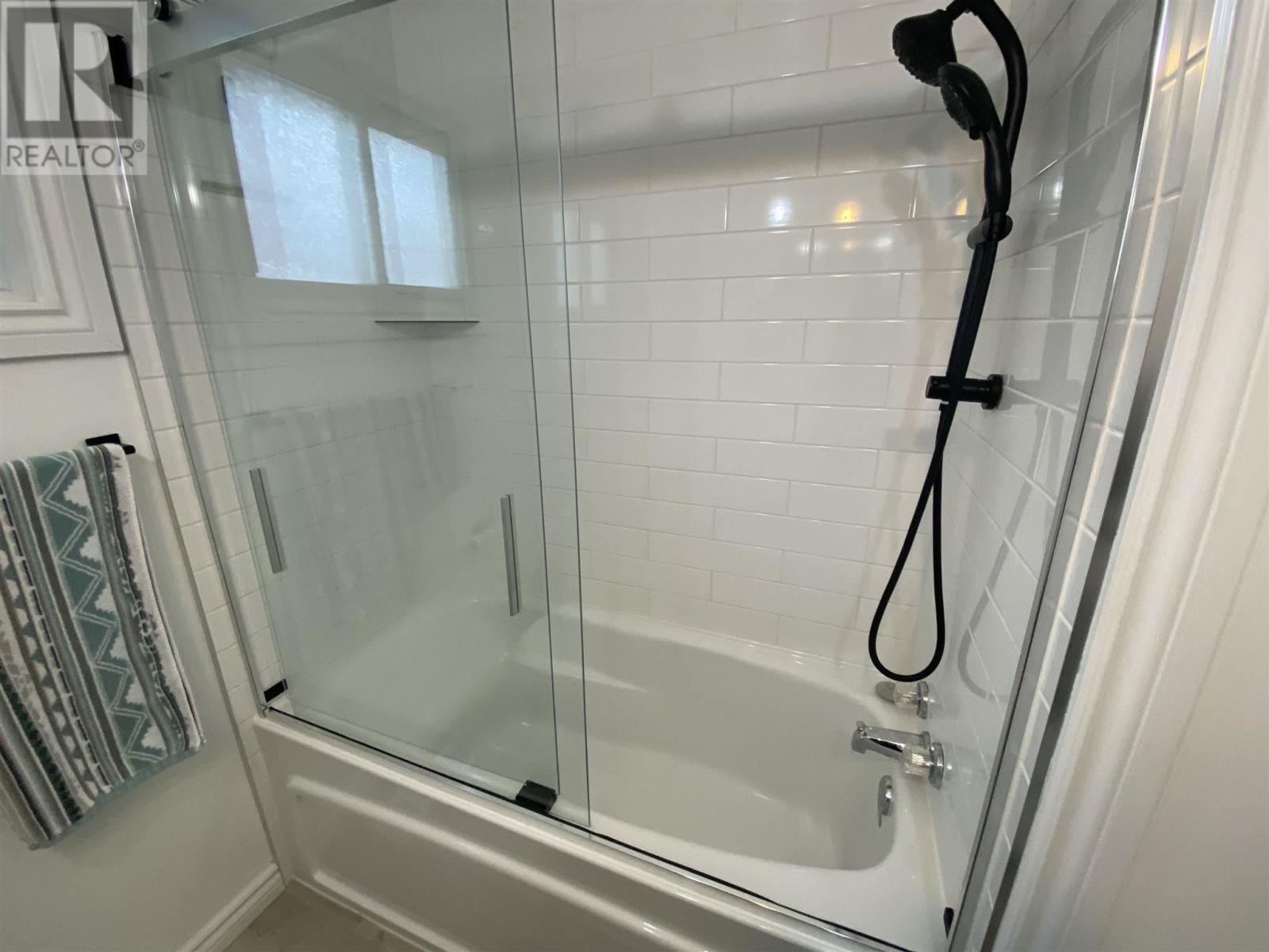 52 Hutchison Ave, Elliot Lake, Ontario  P5A 1W5 - Photo 17 - SM260345