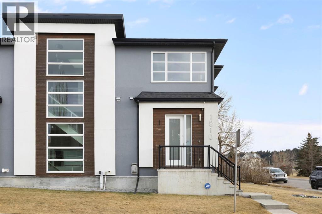 1810 43 Street Nw, Calgary, Alberta  T3B 6E6 - Photo 3 - A2284687