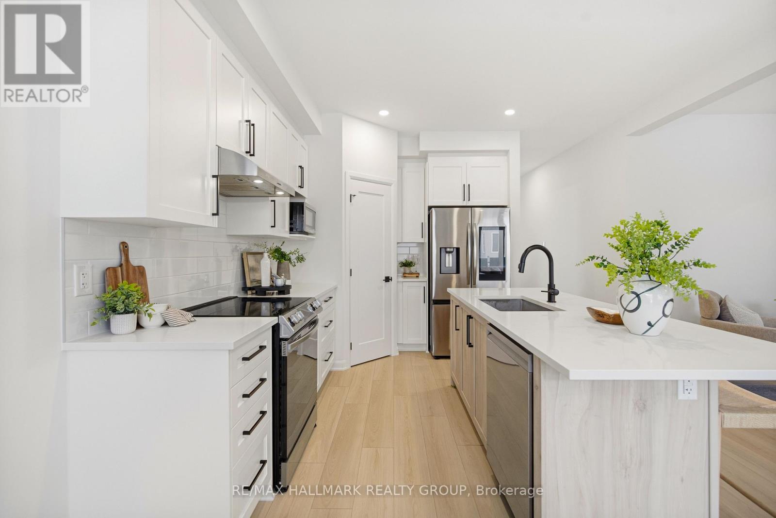 120 Lynn Coulter Street, Ottawa, Ontario  K2J 7C5 - Photo 3 - X12812420