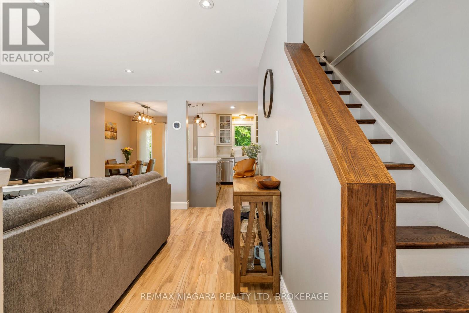 1 Bardadyn Court, St. Catharines, Ontario  L2N 6R2 - Photo 5 - X12812414