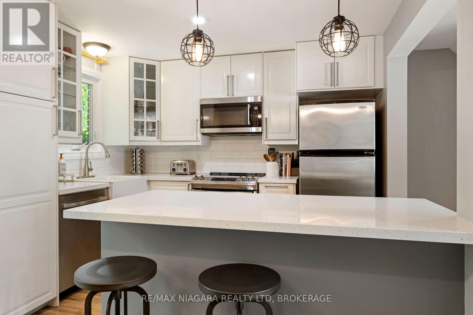 1 Bardadyn Court, St. Catharines, Ontario  L2N 6R2 - Photo 6 - X12812414