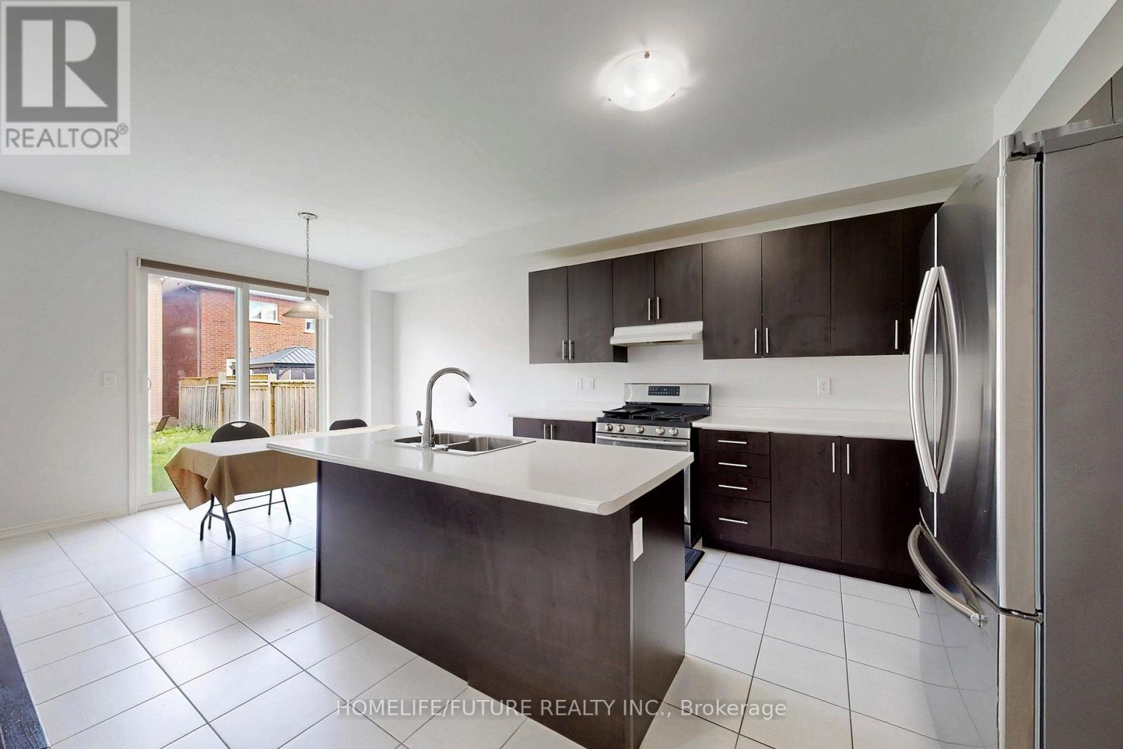 Main & 2nd Flr - 2385 Dress Circle Crescent, Oshawa, Ontario  L1L 0L8 - Photo 13 - E12789970