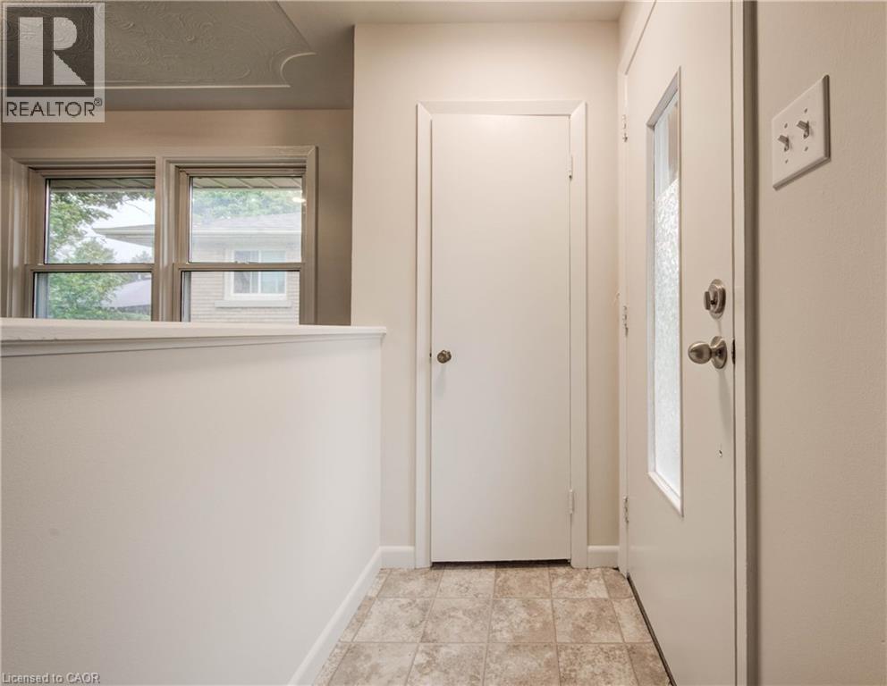 214 Clark Avenue Unit# Upper, Kitchener, Ontario  N2C 1Y5 - Photo 3 - 40806475