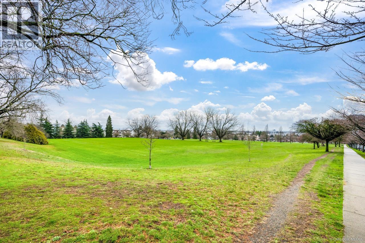 Listing Picture 20 of 21 : 103 477 W 59TH AVENUE, Vancouver / 溫哥華 - 魯藝地產 Yvonne Lu Group - MLS Medallion Club Member