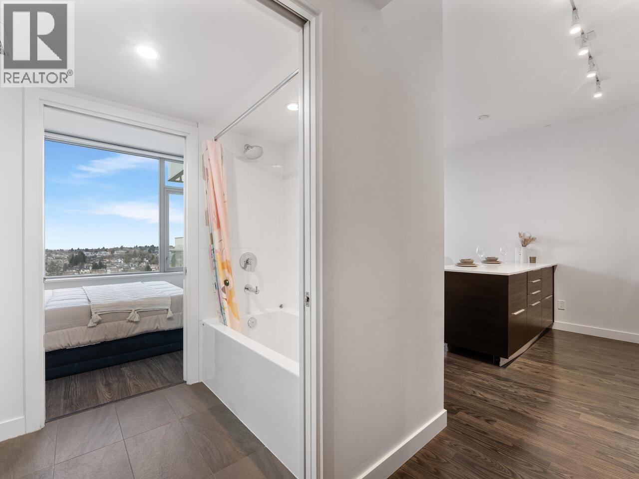 Listing Picture 15 of 20 : 2309 8031 NUNAVUT LANE, Vancouver / 溫哥華 - 魯藝地產 Yvonne Lu Group - MLS Medallion Club Member