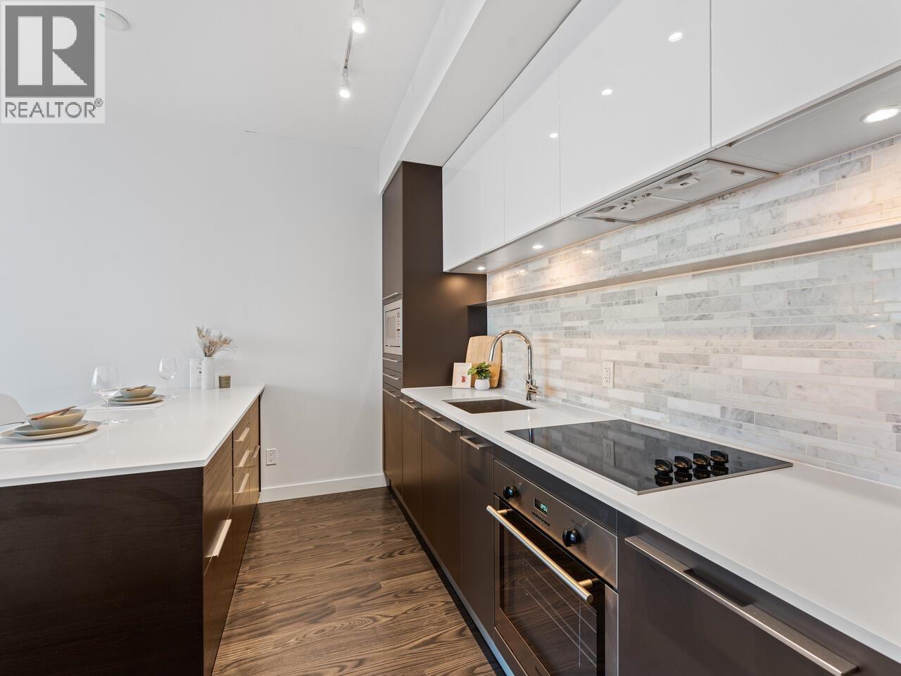 Listing Picture 9 of 20 : 2309 8031 NUNAVUT LANE, Vancouver / 溫哥華 - 魯藝地產 Yvonne Lu Group - MLS Medallion Club Member