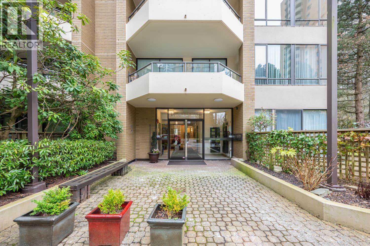 1601 6282 KATHLEEN AVENUE, Burnaby, British Columbia