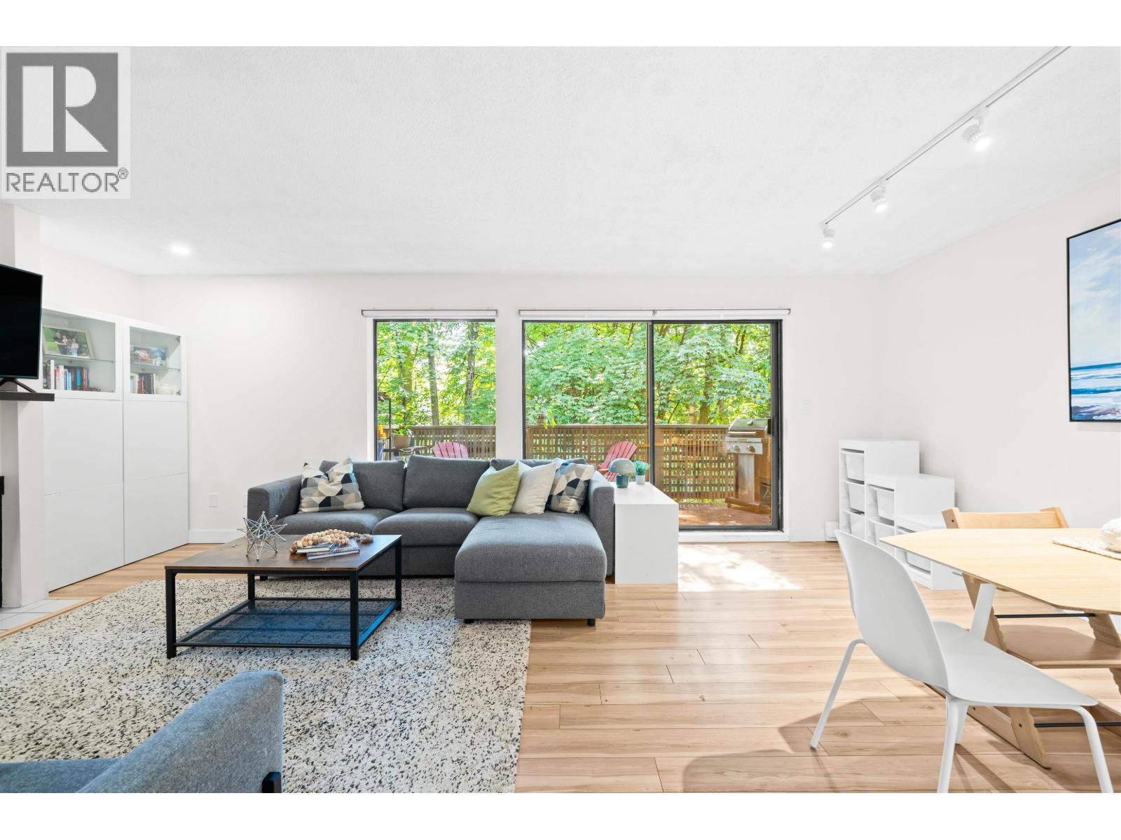 3192 Mountain Highway, North Vancouver, British Columbia  V7K 2H5 - Photo 2 - R3092389