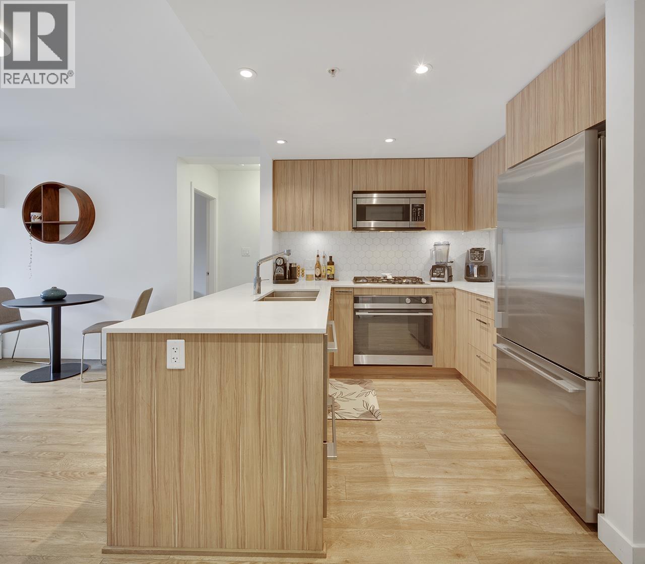 206 1061 Marine Drive, North Vancouver, British Columbia  V7P 1S6 - Photo 11 - R3092399