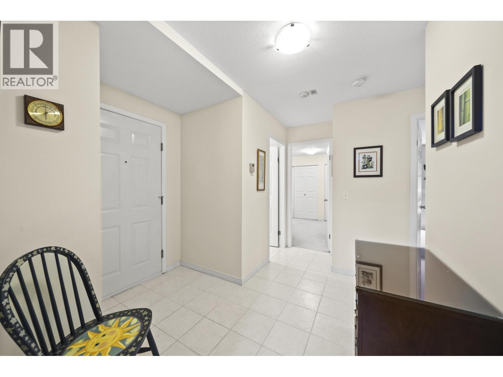 401 1154 Westwood Street, Coquitlam, British Columbia  V3B 7J1 - Photo 2 - R3092425