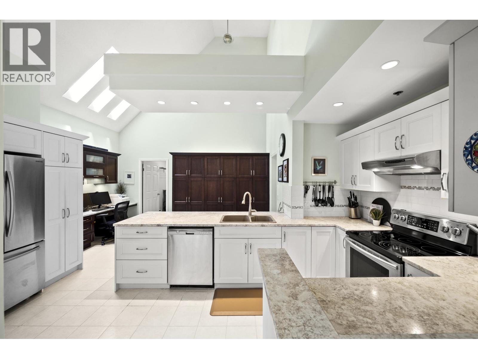 401 1154 Westwood Street, Coquitlam, British Columbia  V3B 7J1 - Photo 8 - R3092425