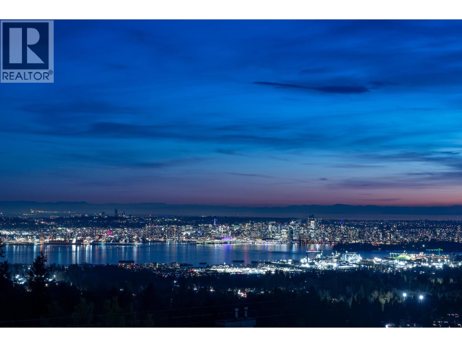 310 Beaver Road, North Vancouver, British Columbia  V7N 3H6 - Photo 2 - R3092385