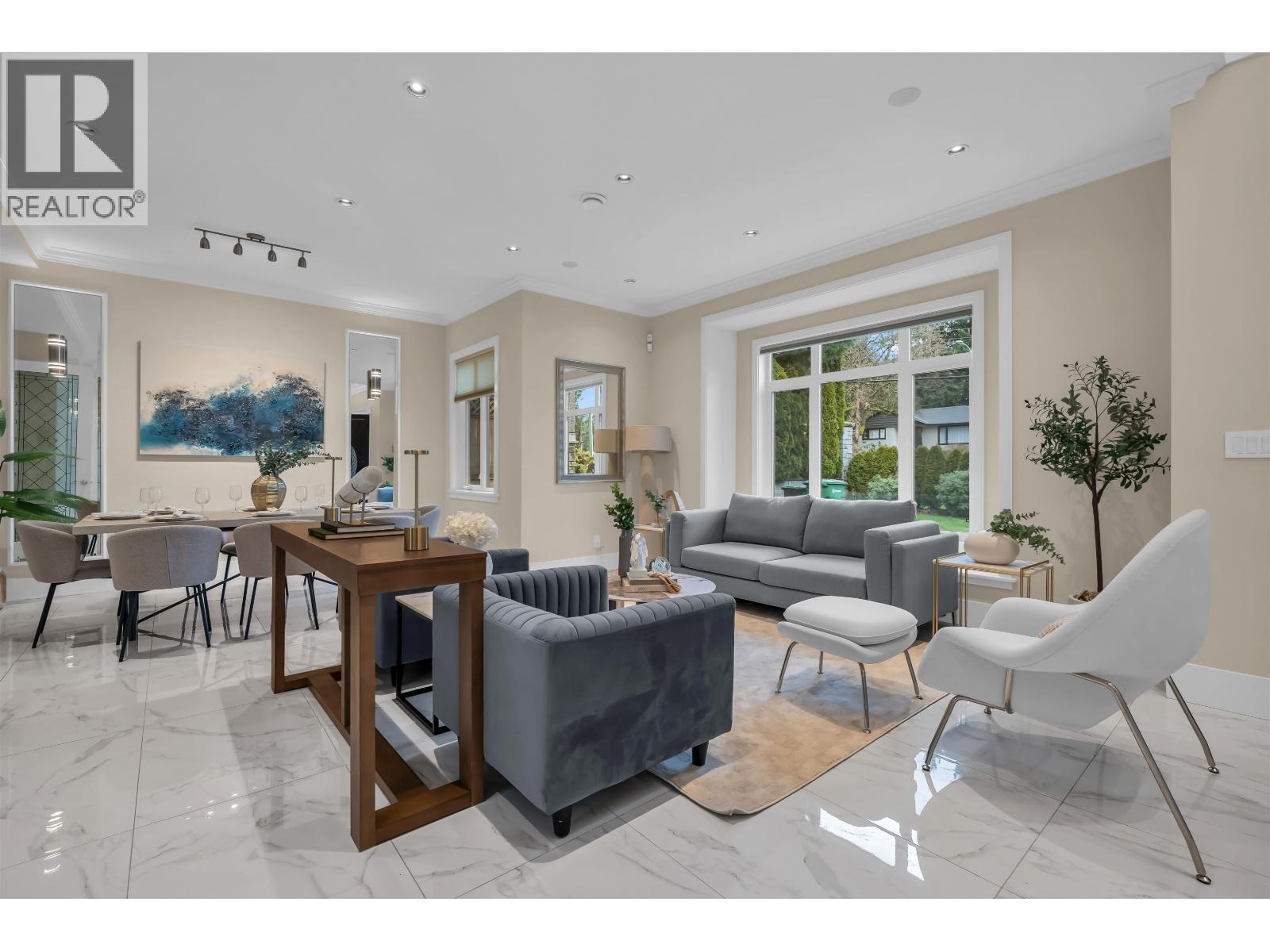 8168 Hunter Street, Burnaby, British Columbia  V5A 2B9 - Photo 3 - R3092426