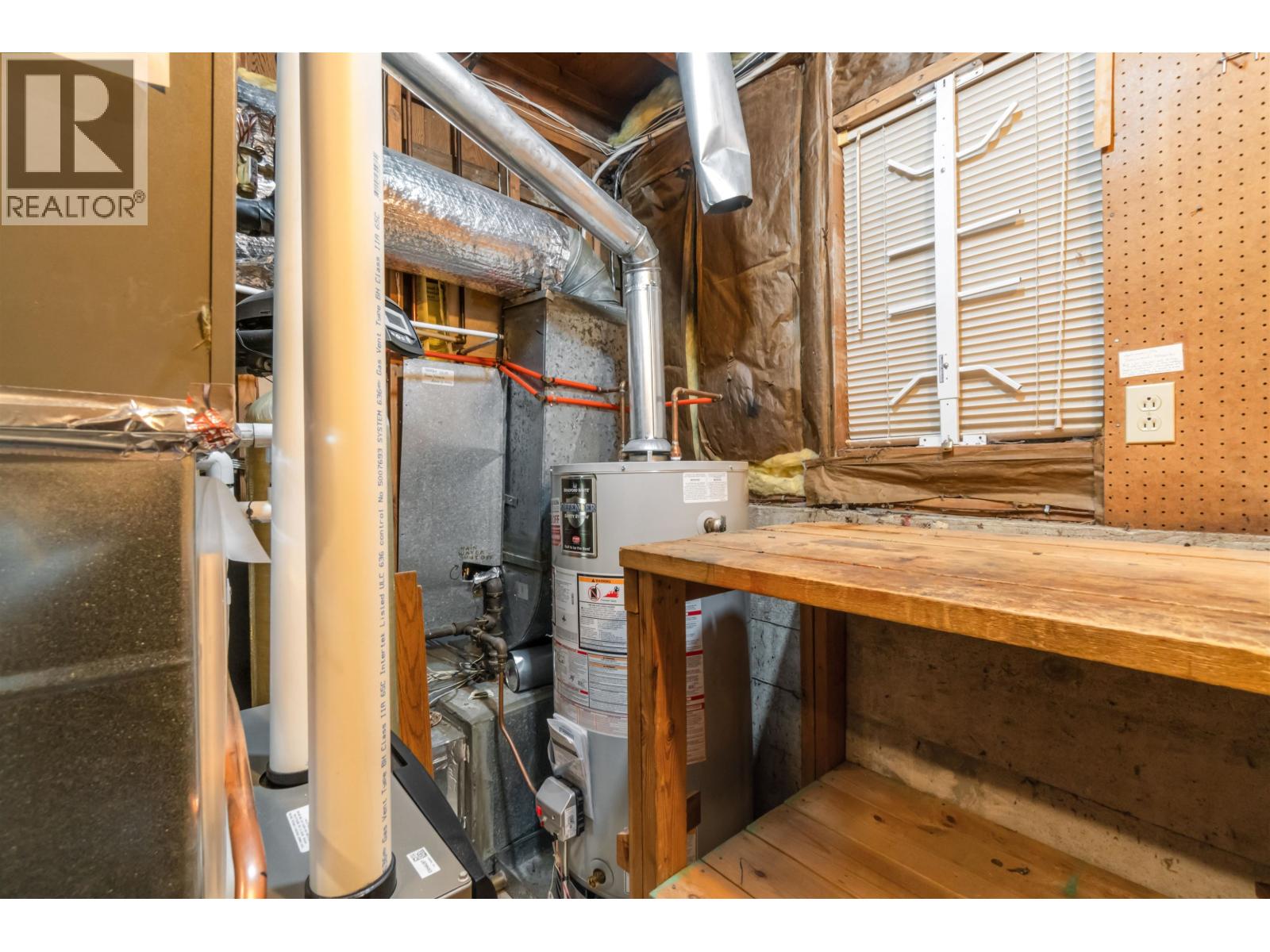 Listing Picture 33 of 40 : 4262 YUCULTA CRESCENT, Vancouver / 溫哥華 - 魯藝地產 Yvonne Lu Group - MLS Medallion Club Member