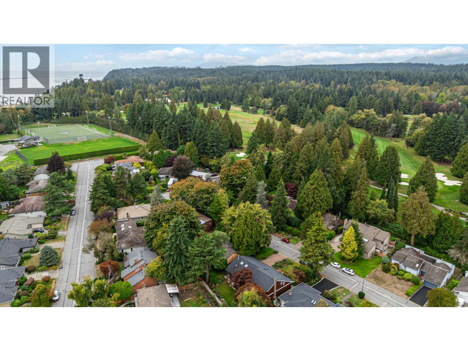 Listing Picture 37 of 40 : 4262 YUCULTA CRESCENT, Vancouver / 溫哥華 - 魯藝地產 Yvonne Lu Group - MLS Medallion Club Member