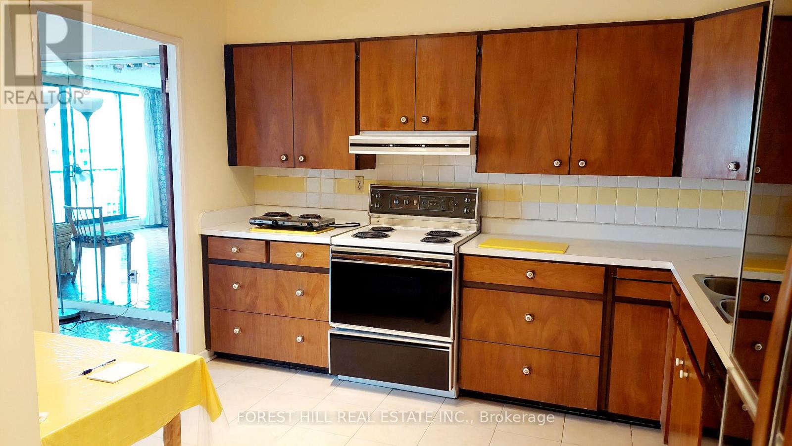 1004 - 33 Harbour Square, Toronto, Ontario  M5J 2G2 - Photo 12 - C12812406