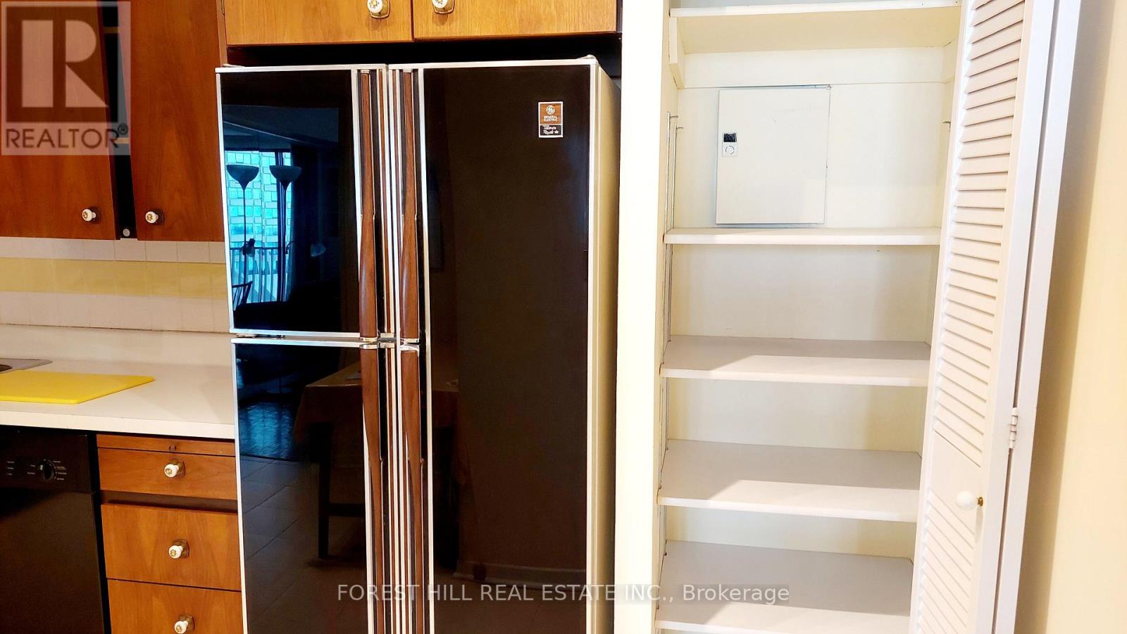 1004 - 33 Harbour Square, Toronto, Ontario  M5J 2G2 - Photo 13 - C12812406