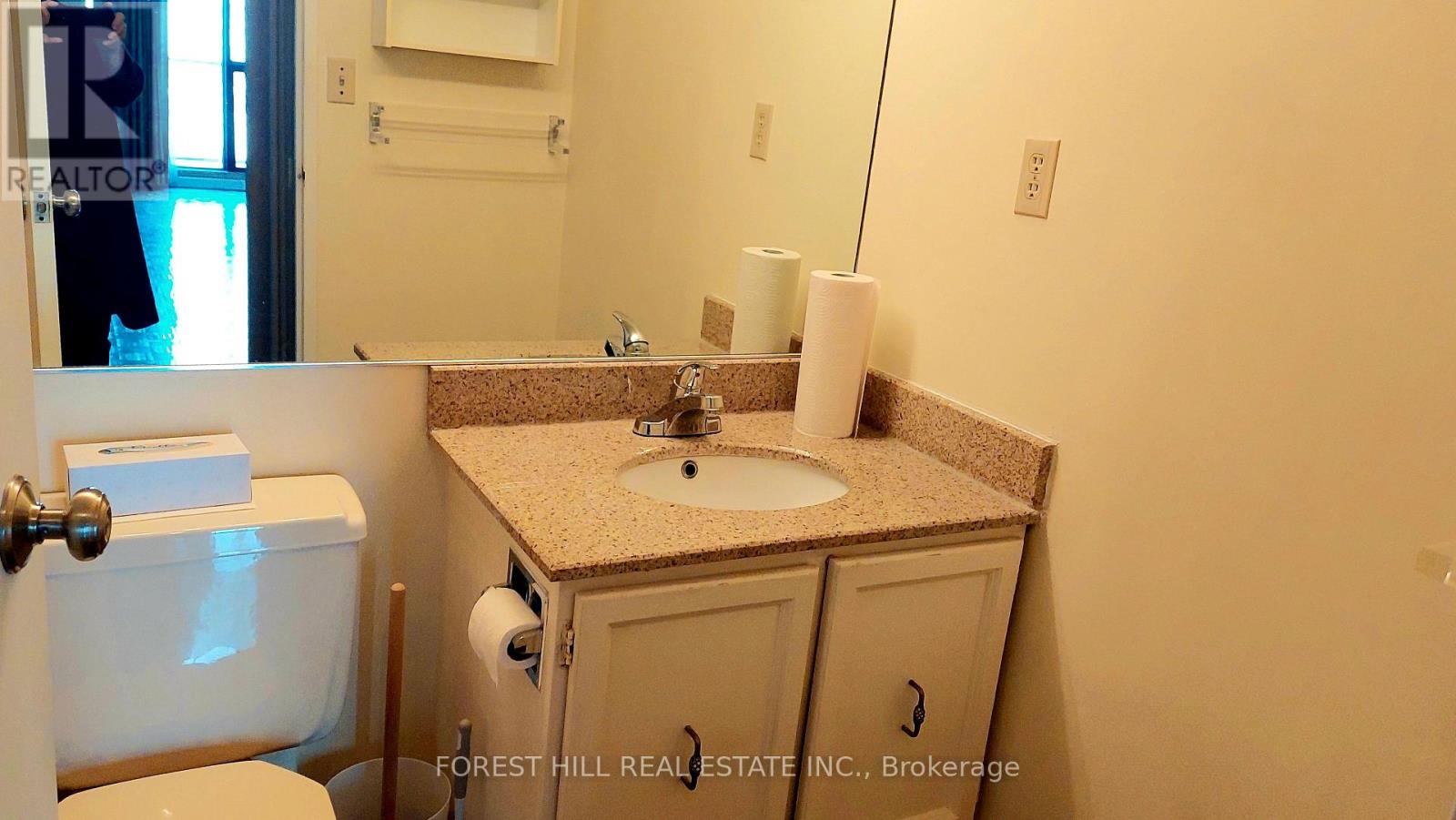 1004 - 33 Harbour Square, Toronto, Ontario  M5J 2G2 - Photo 19 - C12812406