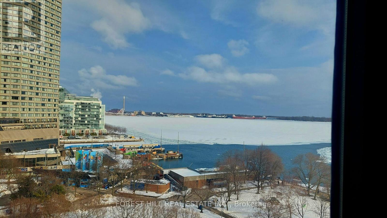 1004 - 33 Harbour Square, Toronto, Ontario  M5J 2G2 - Photo 22 - C12812406