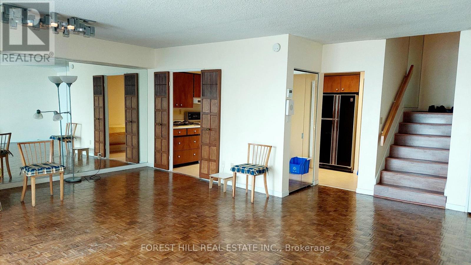 1004 - 33 Harbour Square, Toronto, Ontario  M5J 2G2 - Photo 9 - C12812406