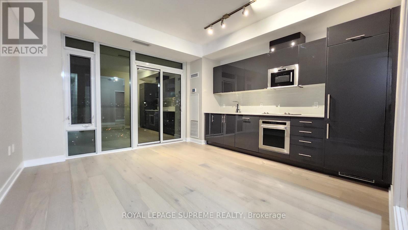 2208 - 330 Richmond Street W, Toronto, Ontario  M5V 0M4 - Photo 10 - C12812412