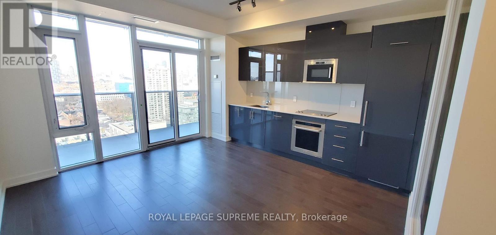 2208 - 330 Richmond Street W, Toronto, Ontario  M5V 0M4 - Photo 3 - C12812412