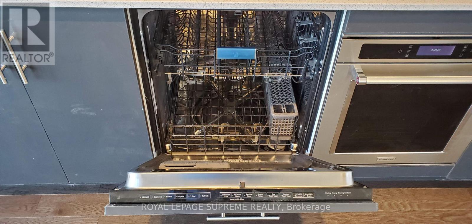 2208 - 330 Richmond Street W, Toronto, Ontario  M5V 0M4 - Photo 7 - C12812412