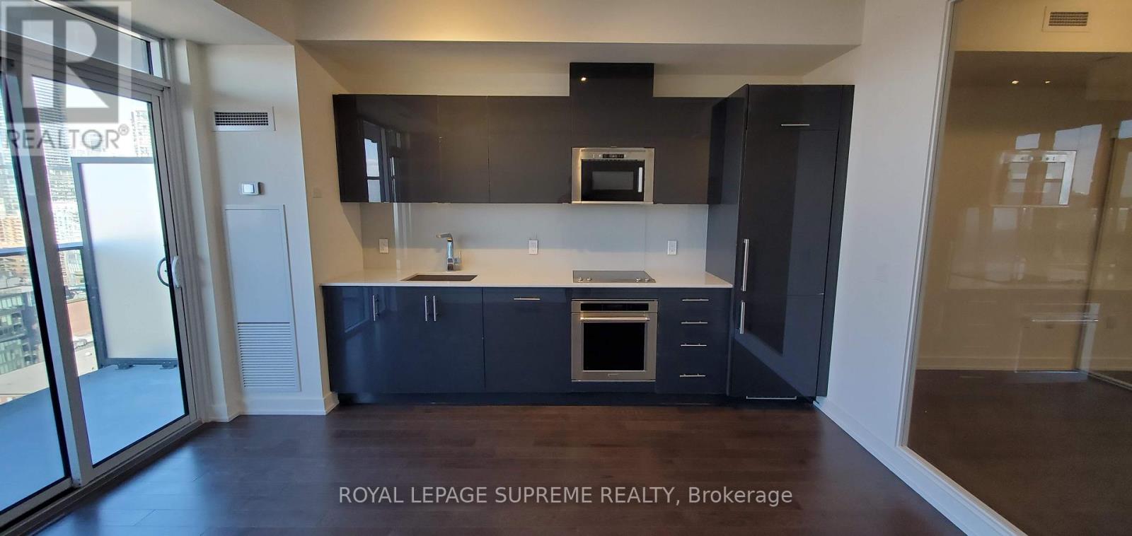 2208 - 330 Richmond Street W, Toronto, Ontario  M5V 0M4 - Photo 8 - C12812412