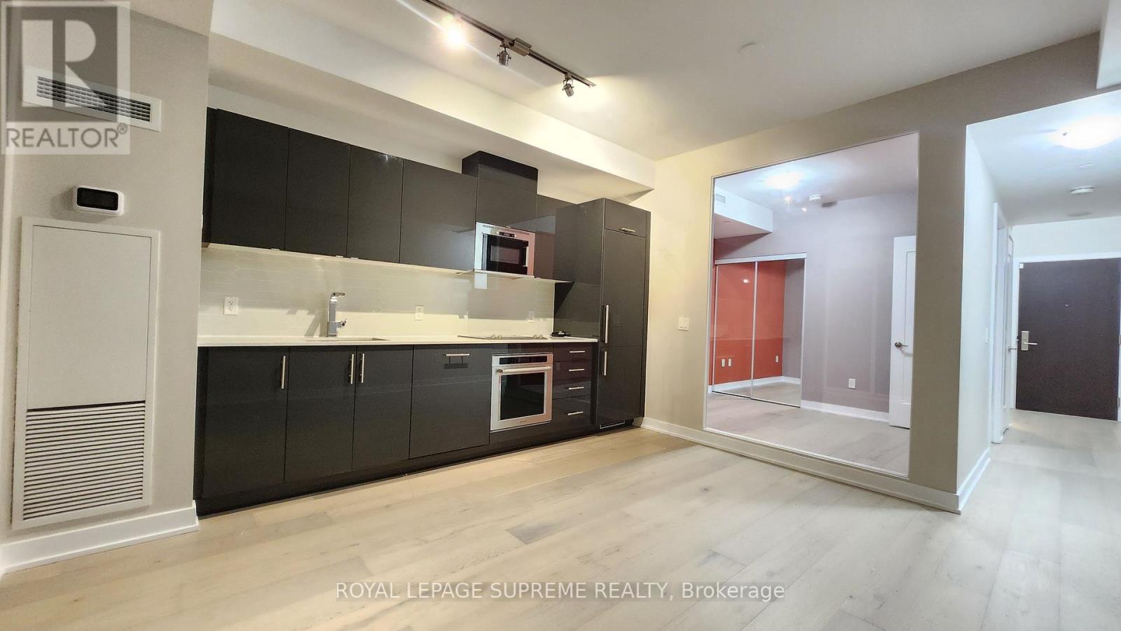 2208 - 330 Richmond Street W, Toronto, Ontario  M5V 0M4 - Photo 9 - C12812412