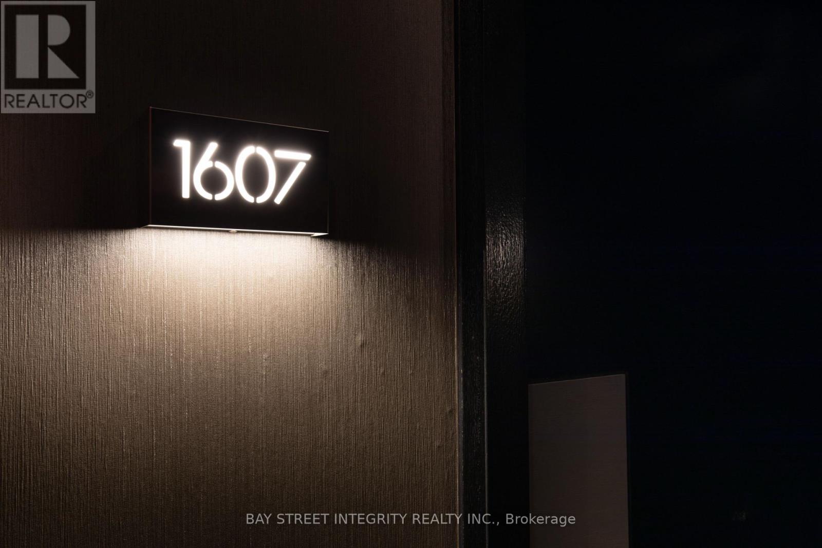 1607 - 1080 Bay Street, Toronto, Ontario  M5S 0A5 - Photo 2 - C12812422