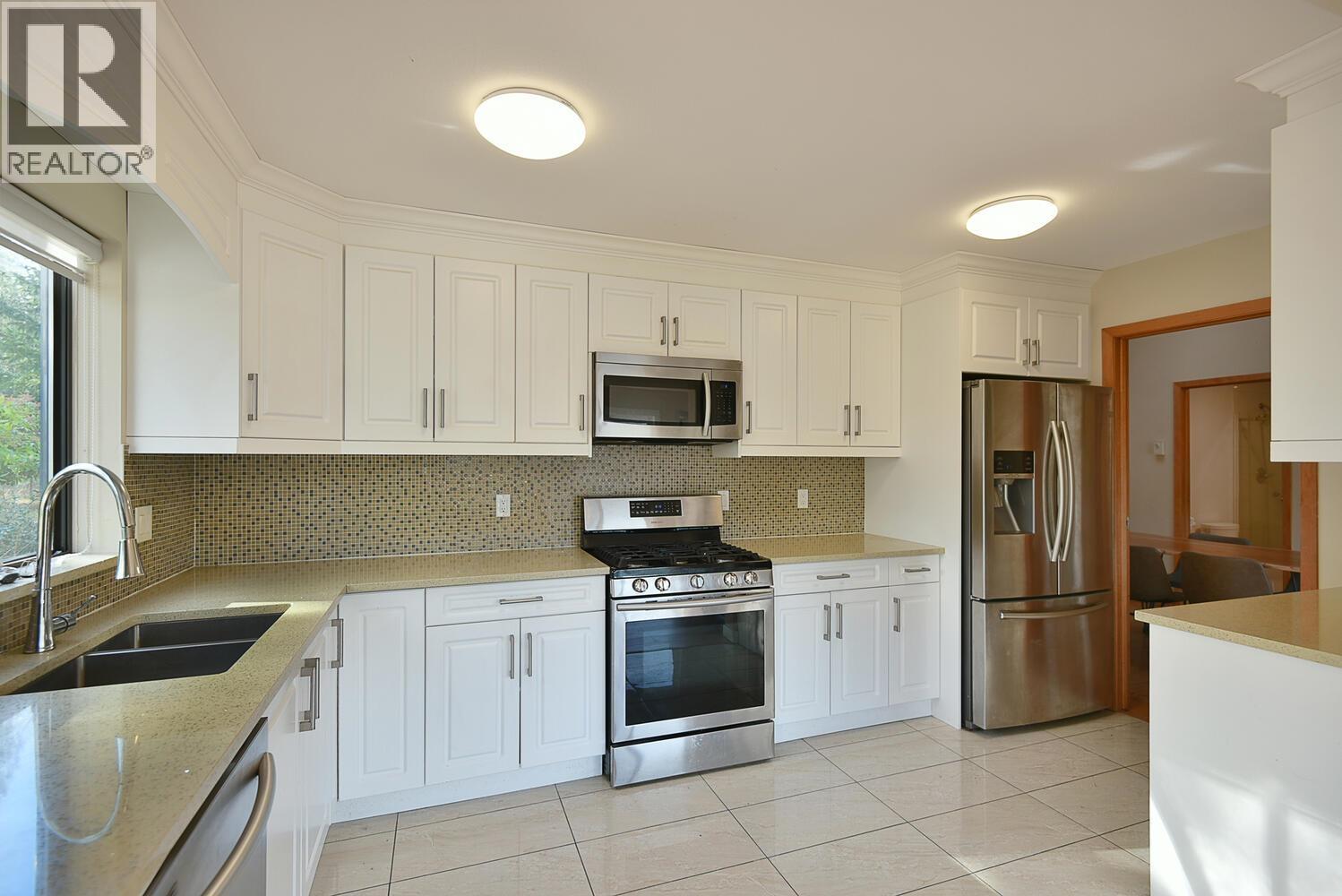 6377 N Gale Avenue, Sechelt, British Columbia  V7Z 0P7 - Photo 11 - C8076433